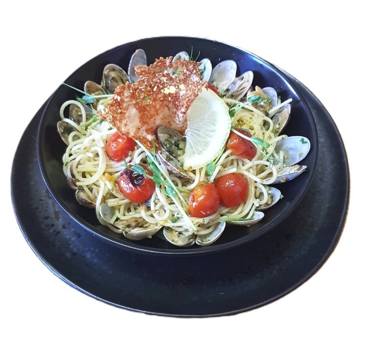 spaghetti-alle-vongole-clams-italian-restaurant-george-la-capannina